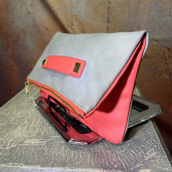 Pimkie clutch - Picture 2 of 5